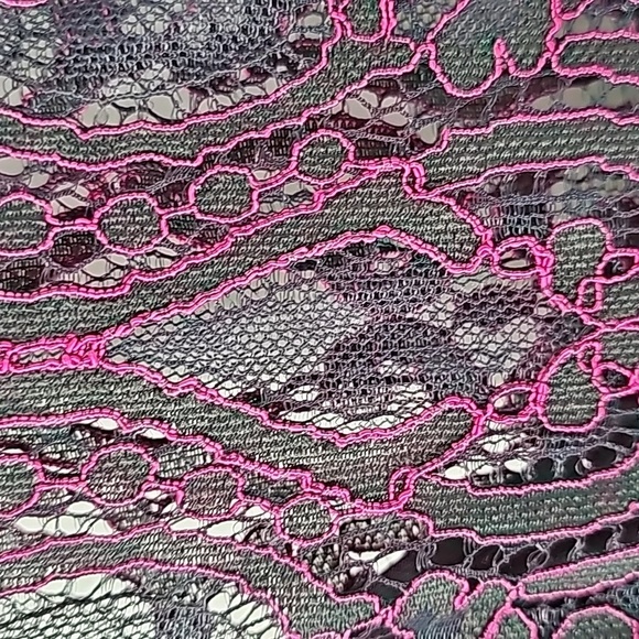 WHBM Lace Top with Teardrop Back+Fringe Hem Omb Blu Raspberry Rose Color - Picture 12 of 17